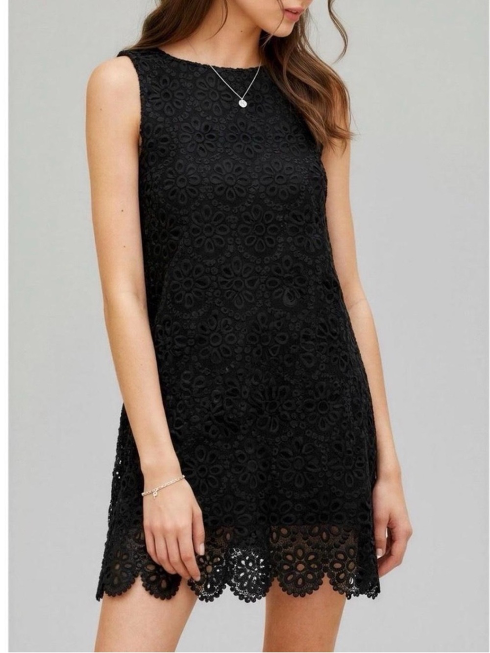 EUC Hill House The Charlie Shift Dress in Black Scallop Lace size Medium